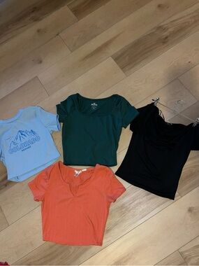 BUNDLE (4) SMALL SHORT SLEEVE TOPS